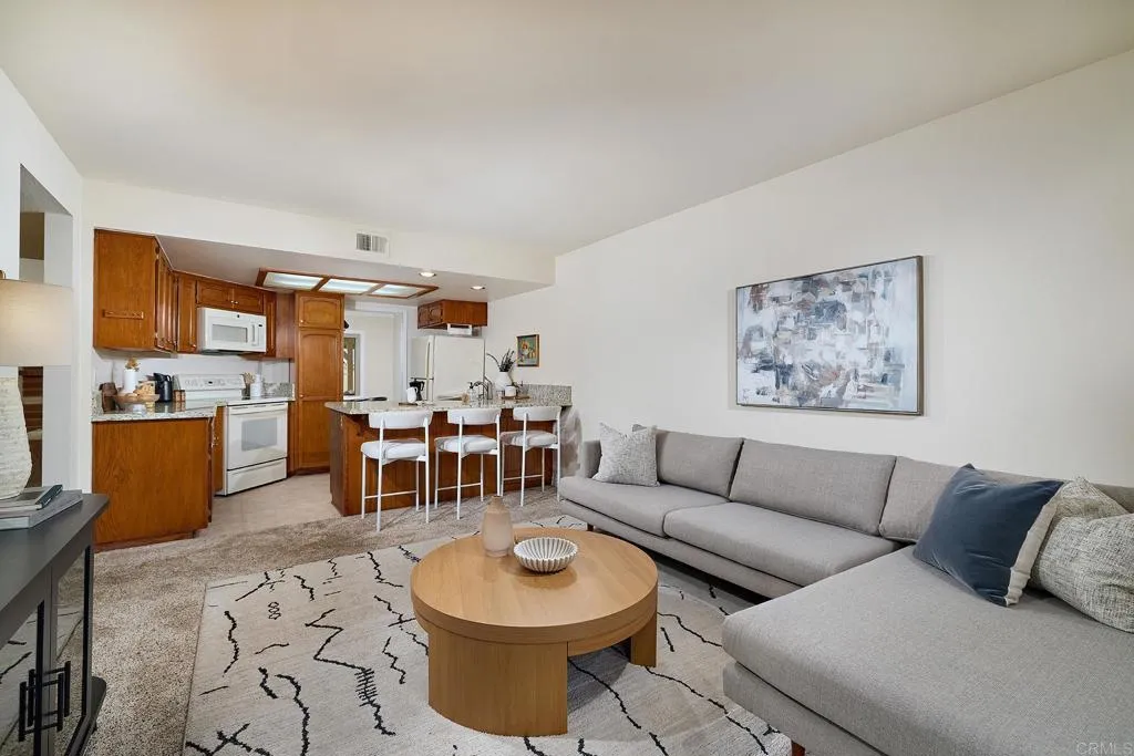 https://cdn.realtyfeed.com/cdn/127/306764814/1e4351924808dfa60be483b472537344.webp