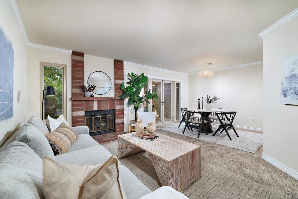 https://cdn.realtyfeed.com/cdn/127/306764814/2454bf788ef05e8619963ab535c8fcd8.webp