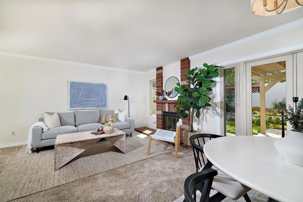https://cdn.realtyfeed.com/cdn/127/306764814/cbdfc5950d82f80690dae467e6fea2ed.webp