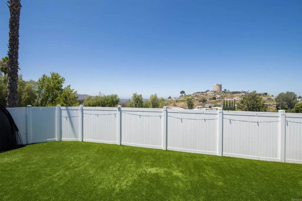 https://cdn.realtyfeed.com/cdn/127/306764830/43536cf279041f895134e76595294bea.webp