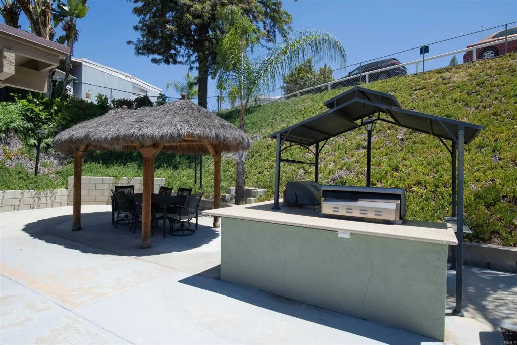https://cdn.realtyfeed.com/cdn/127/306764830/6d0979ab6651f2dc930da32f095bbb86.webp