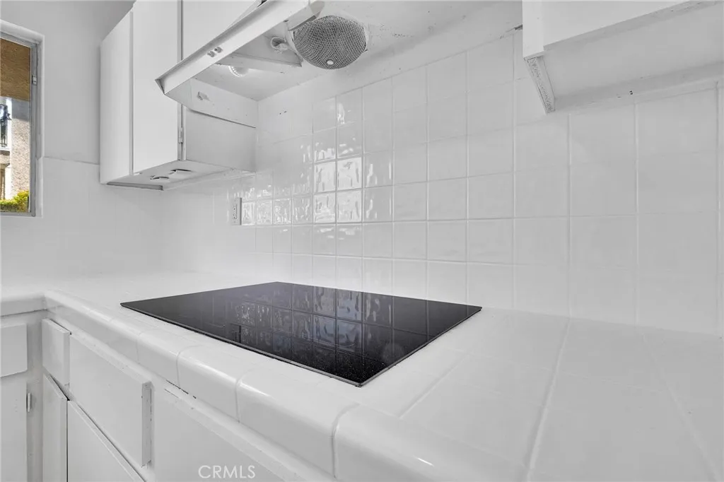 5232 Corteen Unit 10, Valley Village, CA 91607 - Photo 3 of 23, Valley Village, CA