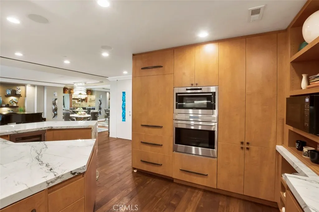 Photo #10: TR26150538 Listing: Photo #10