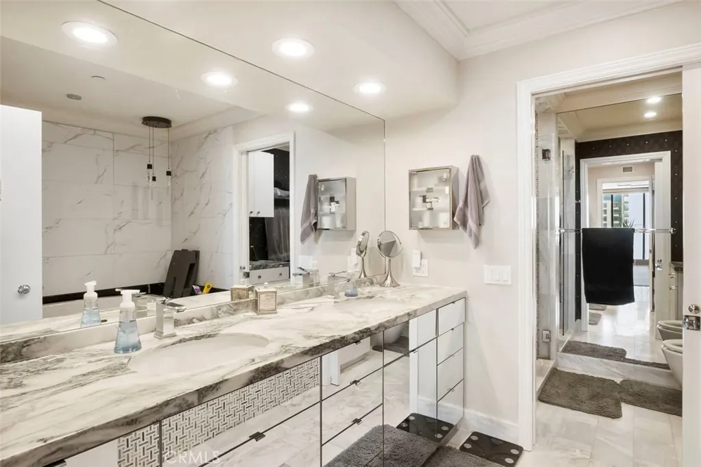Photo #28: TR26150538 Listing: Photo #28