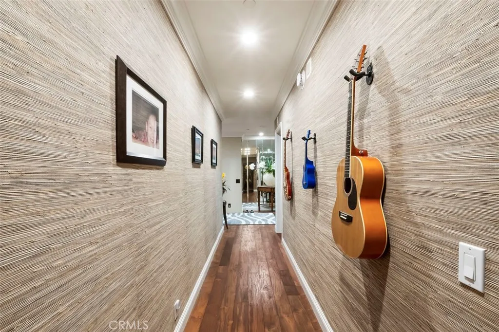 Photo #32: TR26150538 Listing: Photo #32