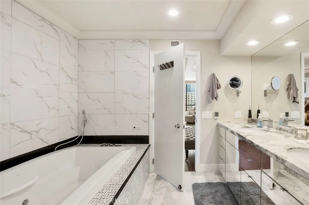 Photo #29: TR26150538 Listing: Photo #29