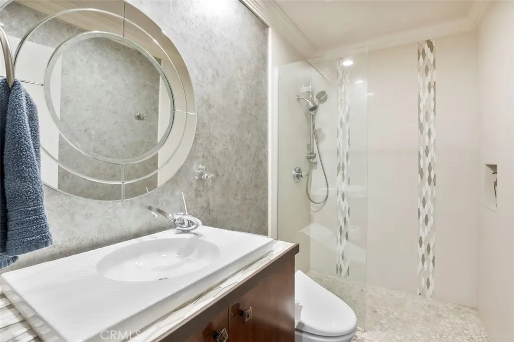 Photo #33: TR26150538 Listing: Photo #33
