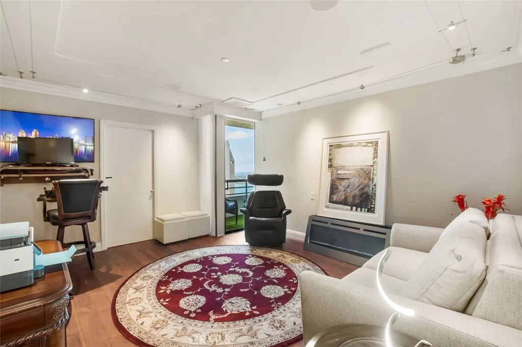 Photo #31: TR26150538 Listing: Photo #31
