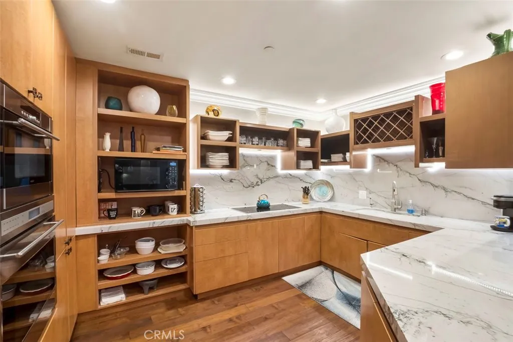 Photo #8: TR26150538 Listing: Photo #8