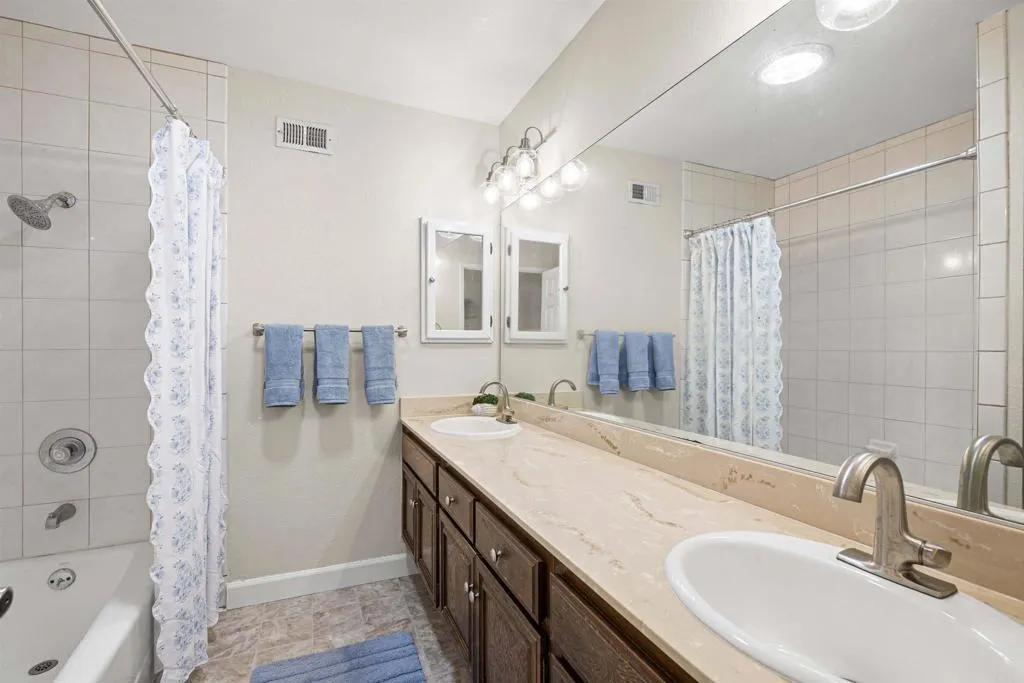 https://cdn.realtyfeed.com/cdn/127/306764885/46c2d81192c5a7022e94e4dcaf037934.webp