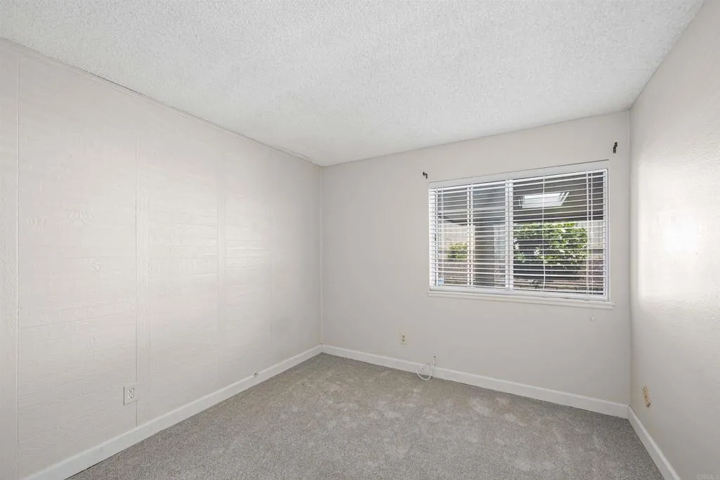 https://cdn.realtyfeed.com/cdn/127/306764885/65cbd68bcad1b4612aae339d52f1b43d.webp