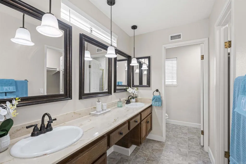 https://cdn.realtyfeed.com/cdn/127/306764885/7c8ea80bb33d9b097d720e04642004d8.webp