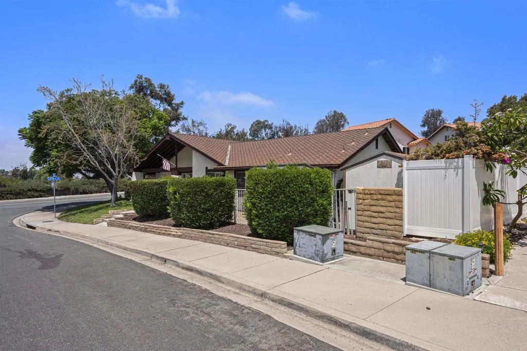 https://cdn.realtyfeed.com/cdn/127/306764885/7fe8bf78fb191c5bc903d0181abf1035.webp
