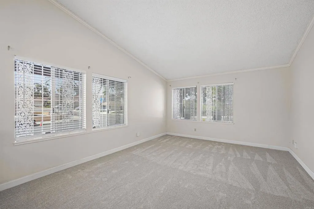 https://cdn.realtyfeed.com/cdn/127/306764885/8afb23ef6beeb4094c6f9597f4d96c00.webp