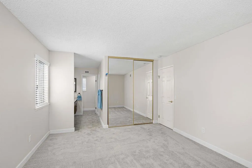 https://cdn.realtyfeed.com/cdn/127/306764885/cfba33b2061ee5c8f67e6804dd6d8f95.webp