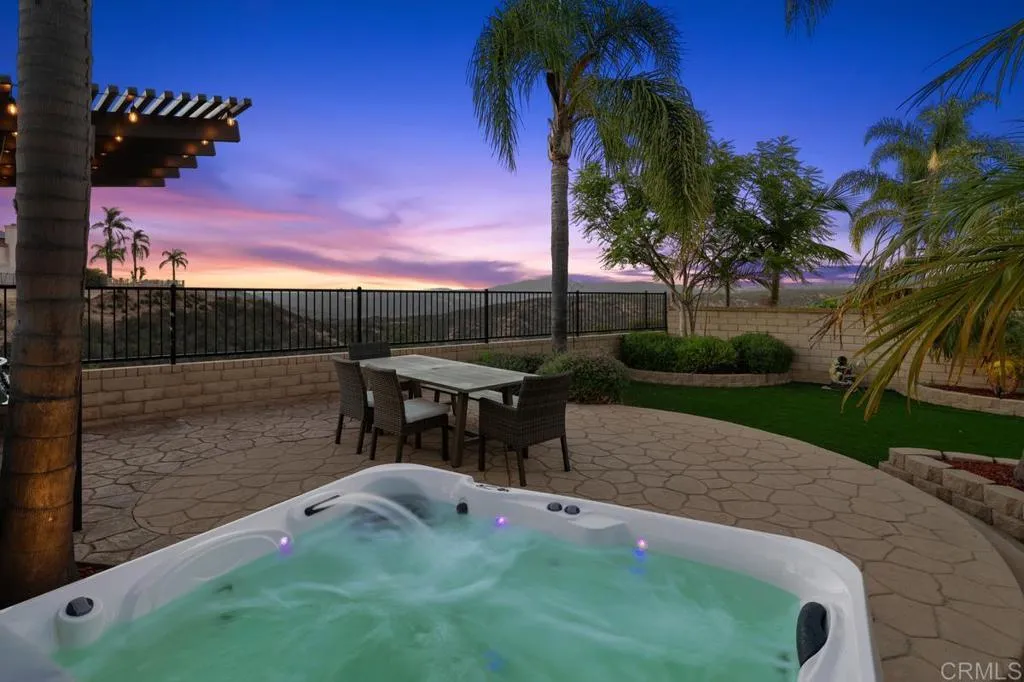 https://cdn.realtyfeed.com/cdn/127/306764913/8db27101844bd735110883a8cc3145f8.webp