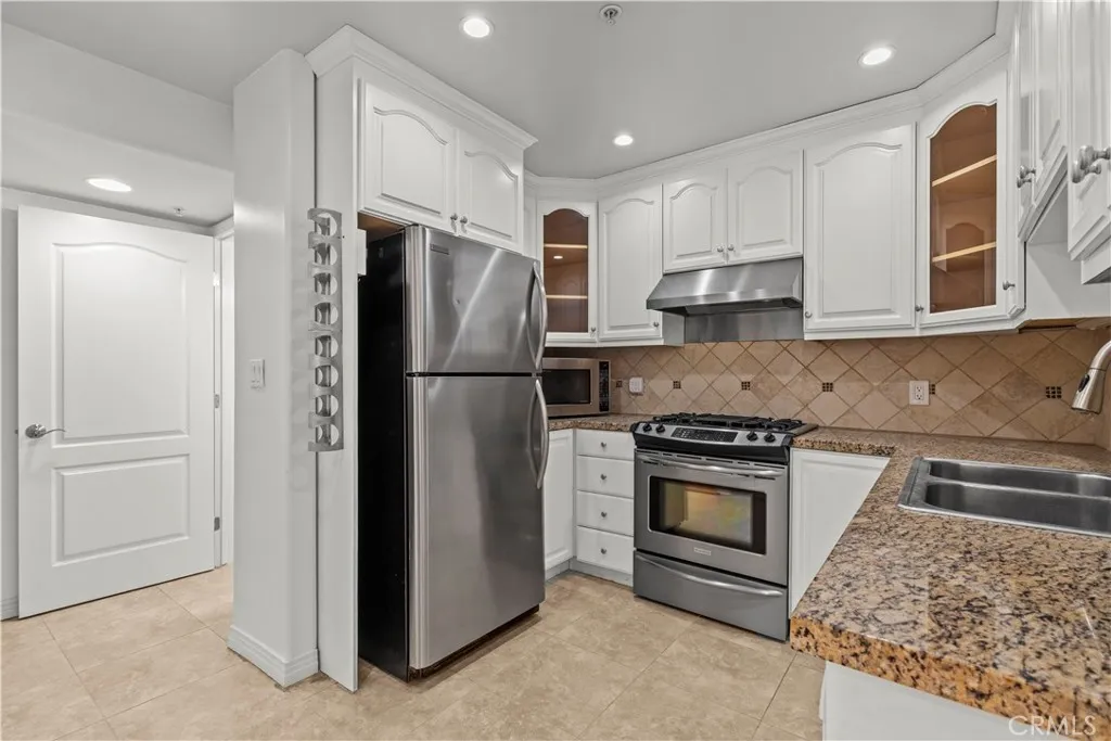 4732 Radford Avenue Unit 8, Valley Village, CA 91607 - Photo 3 of 21, Valley Village, CA