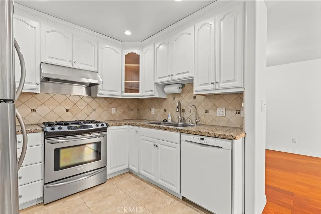 4732 Radford Avenue Unit 8, Valley Village, CA 91607 - Photo 4 of 21, Valley Village, CA