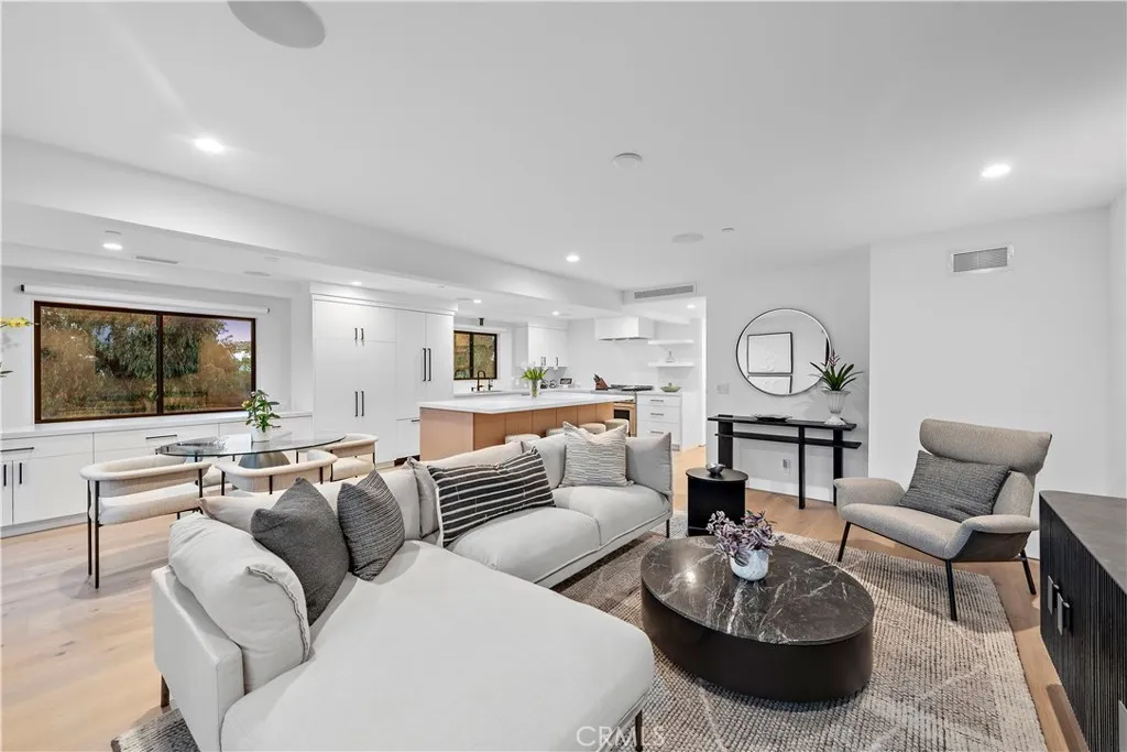 322 Iris Avenue, Corona del Mar, CA 92625 - Photo 3 of 30, Corona Del Mar, CA