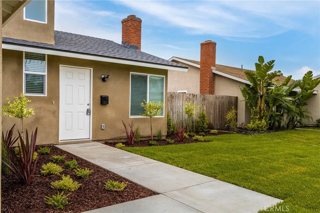 9282 Winterwood Circle, Huntington Beach, CA 92646 - Photo 4 of 32, Huntington Beach, CA
