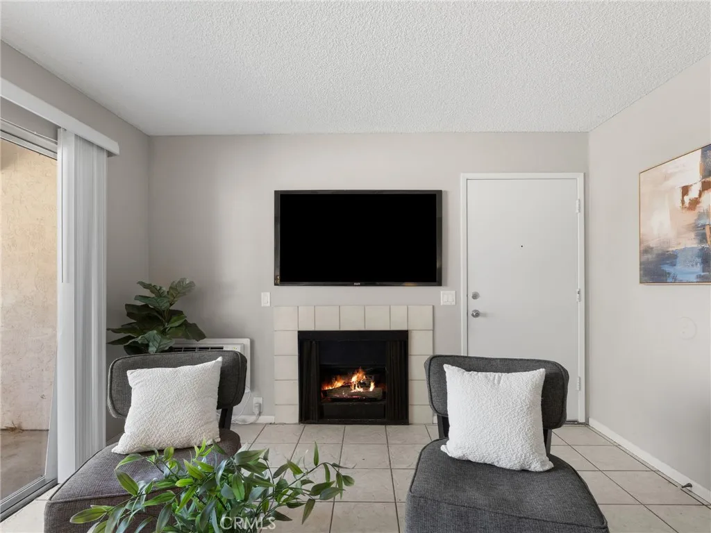 https://cdn.realtyfeed.com/cdn/127/306765038/5ae96d47ef474486a7ec09e58b9cc06b.webp