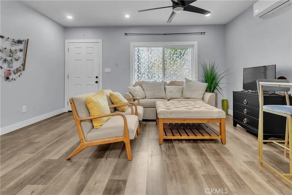 1162 39th Place, Los Angeles, CA 90037 - Photo 4 of 22, Los Angeles, CA