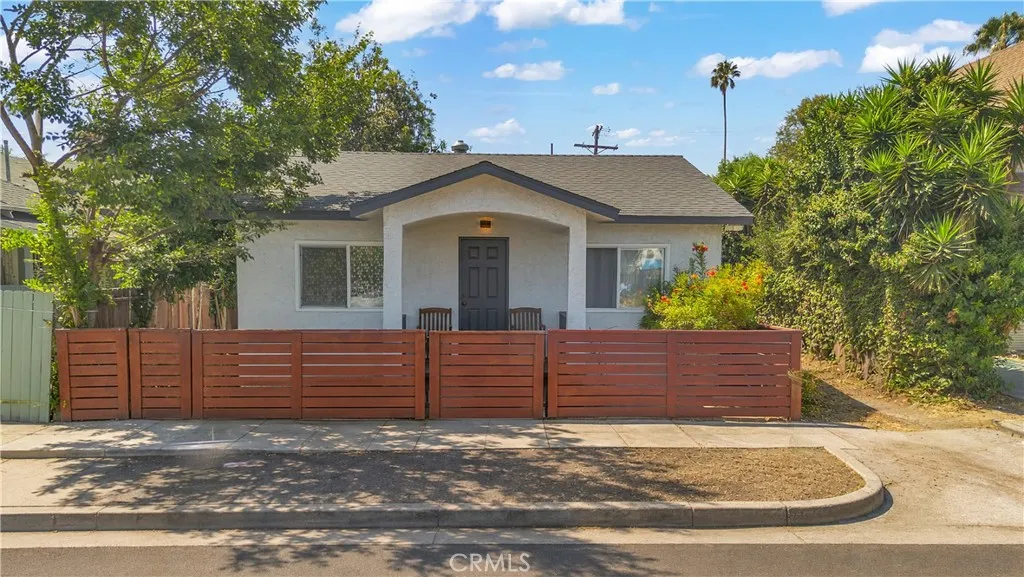 1162 39th Place, Los Angeles, CA 90037 - Main photo, Los Angeles, CA