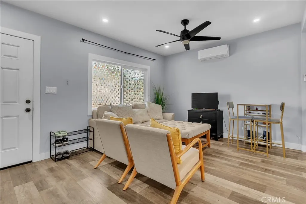 1162 39th Place, Los Angeles, CA 90037 - Photo 5 of 22, Los Angeles, CA