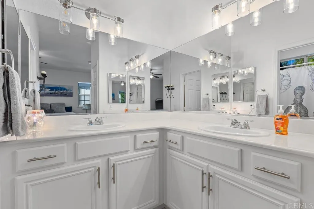 https://cdn.realtyfeed.com/cdn/127/306765074/60087e37b04bf99cdf1a258a65a25445.webp
