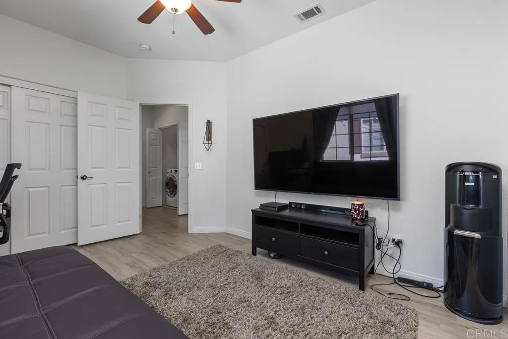 https://cdn.realtyfeed.com/cdn/127/306765074/71c8820fd473bf1b86e35ef4c9c7ac14.webp