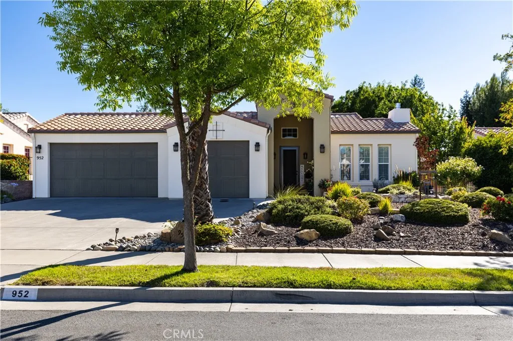 952 Vista Cerro Dr., Paso Robles, CA 93446 - Main photo, Paso Robles, CA