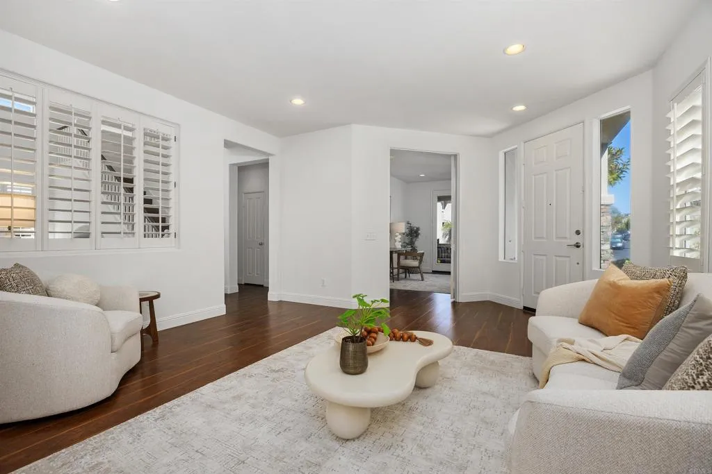 https://cdn.realtyfeed.com/cdn/127/306765085/01bc7dea7297ee67de09d6f9ab5489d7.webp