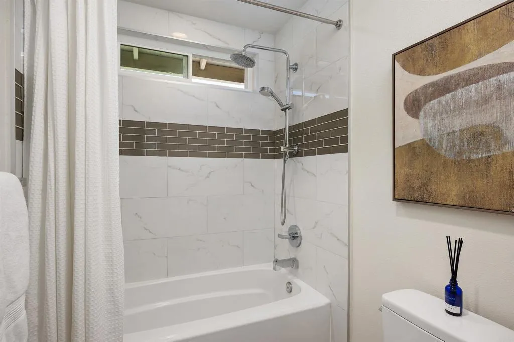 https://cdn.realtyfeed.com/cdn/127/306765085/9bdc4c62dca497912bd62de30da4b8c4.webp