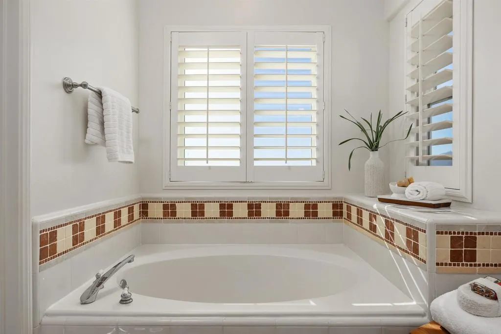 https://cdn.realtyfeed.com/cdn/127/306765085/efd932427eda4e05043bda8bdefd4426.webp