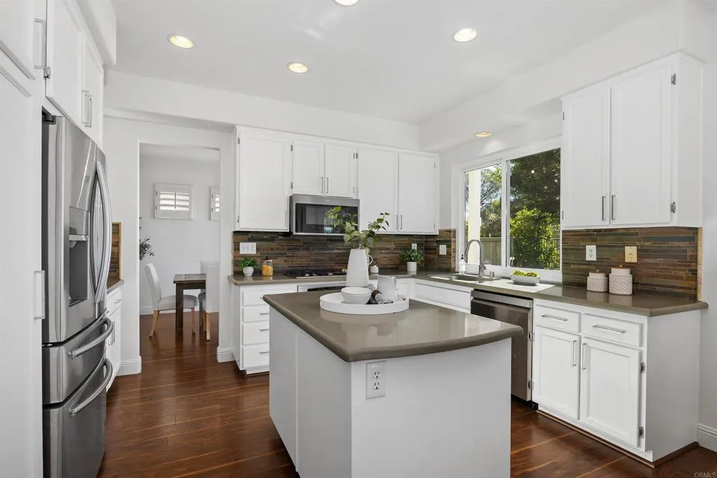 https://cdn.realtyfeed.com/cdn/127/306765085/fc146c13df768a43e8496147b05bc64b.webp