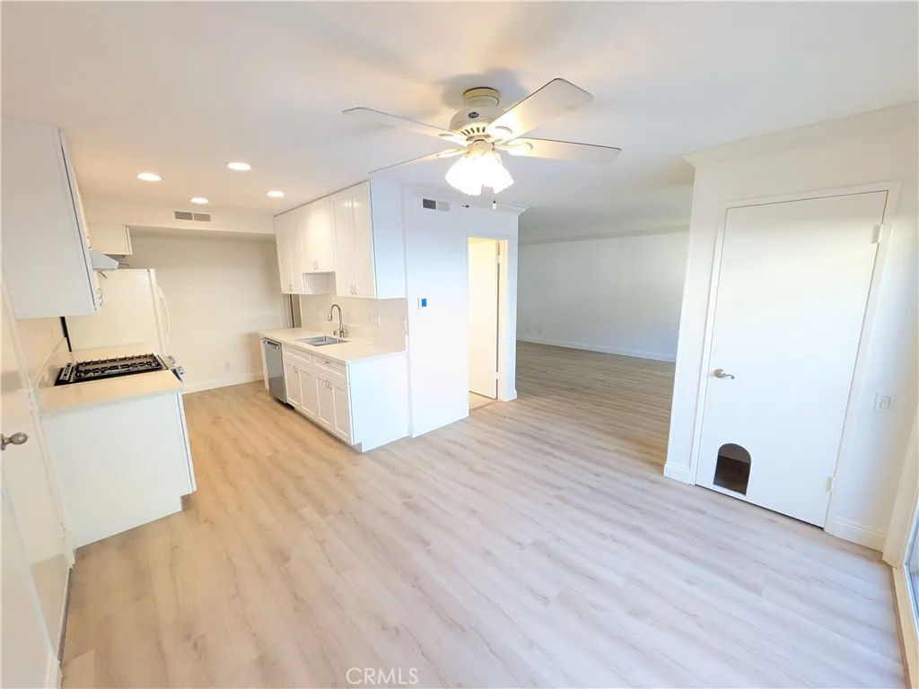 22974 Via Nuez Unit 14, Mission Viejo, CA 92691 - Photo 4 of 27, Mission Viejo, CA