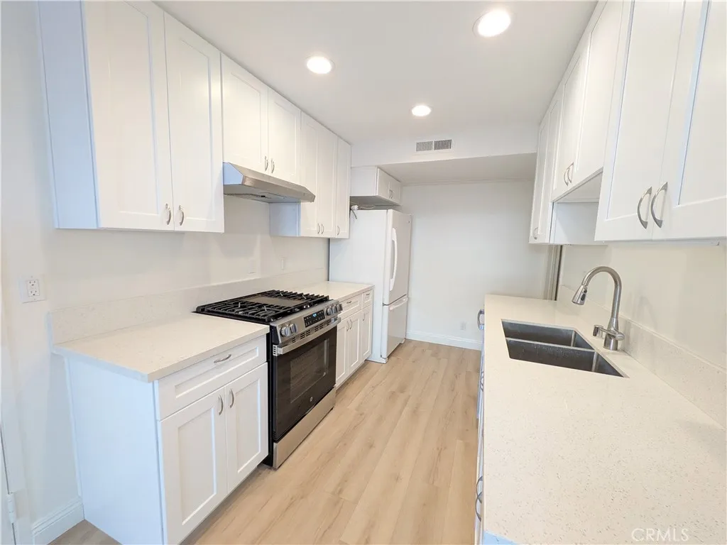 22974 Via Nuez Unit 14, Mission Viejo, CA 92691 - Photo 2 of 27, Mission Viejo, CA