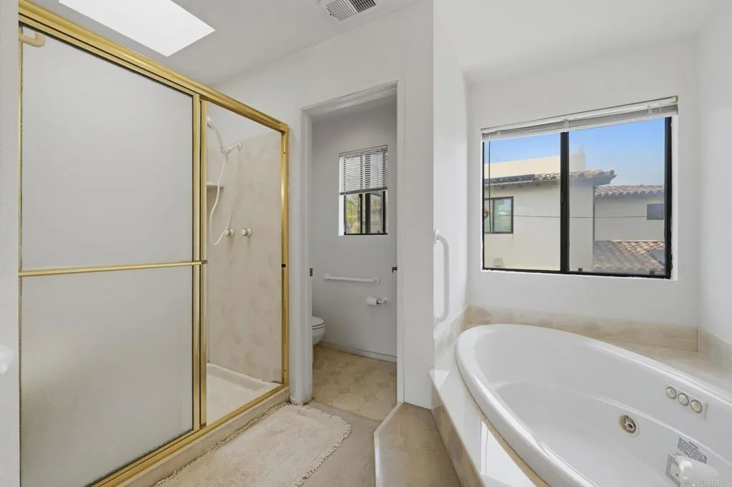 https://cdn.realtyfeed.com/cdn/127/306765151/1b94868db40b067b9896336354106f4d.webp