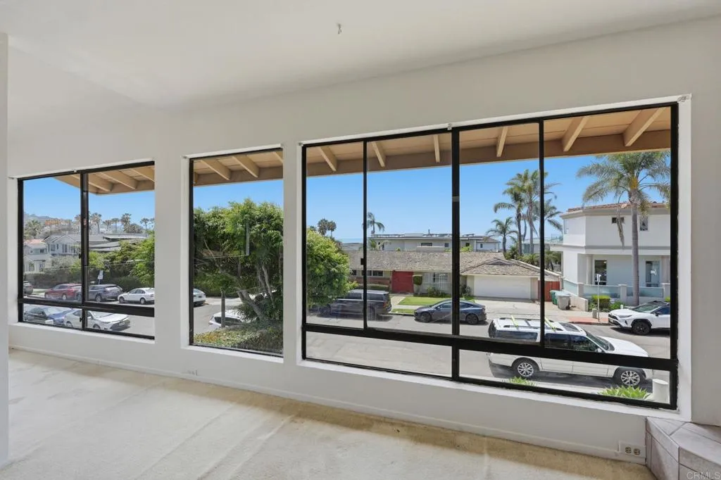 https://cdn.realtyfeed.com/cdn/127/306765151/1fc2ba5db85fa985789de6917ac88690.webp