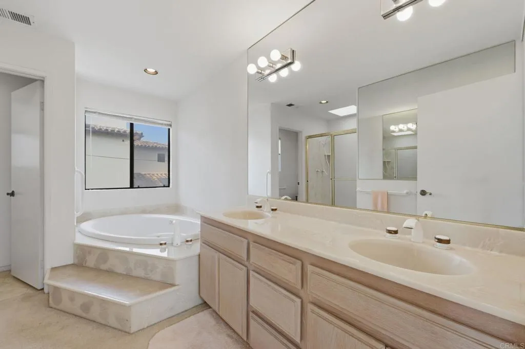 https://cdn.realtyfeed.com/cdn/127/306765151/3cf22f3ff87c29461879f57f51a2ee66.webp