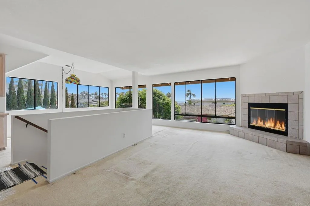 https://cdn.realtyfeed.com/cdn/127/306765151/eaabf55b601b15ddbdf6336314caede7.webp