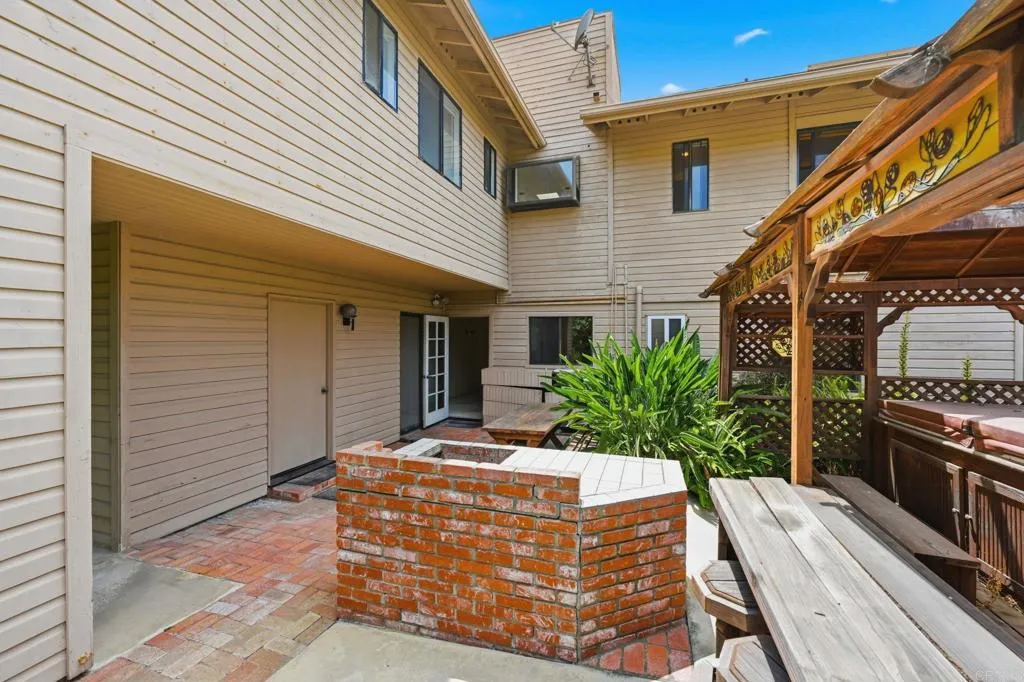https://cdn.realtyfeed.com/cdn/127/306765151/f9a945fcaff48d1b7e8e7fa03c92f817.webp