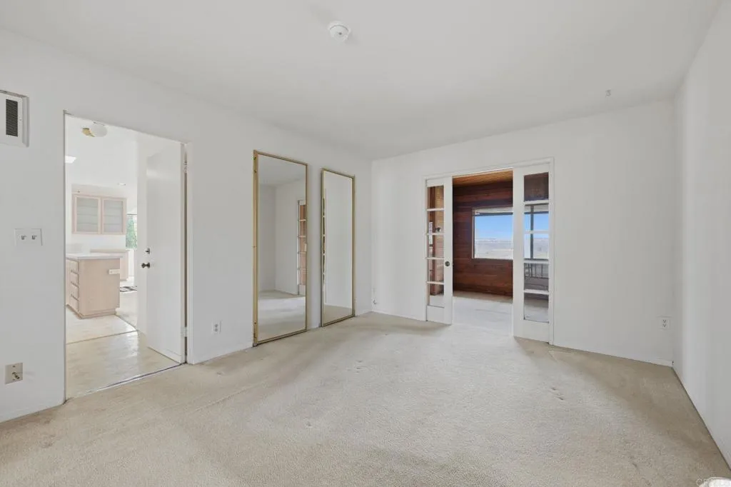 https://cdn.realtyfeed.com/cdn/127/306765151/fcb10ce7bf62e7ea6ff10cdb25cfa301.webp