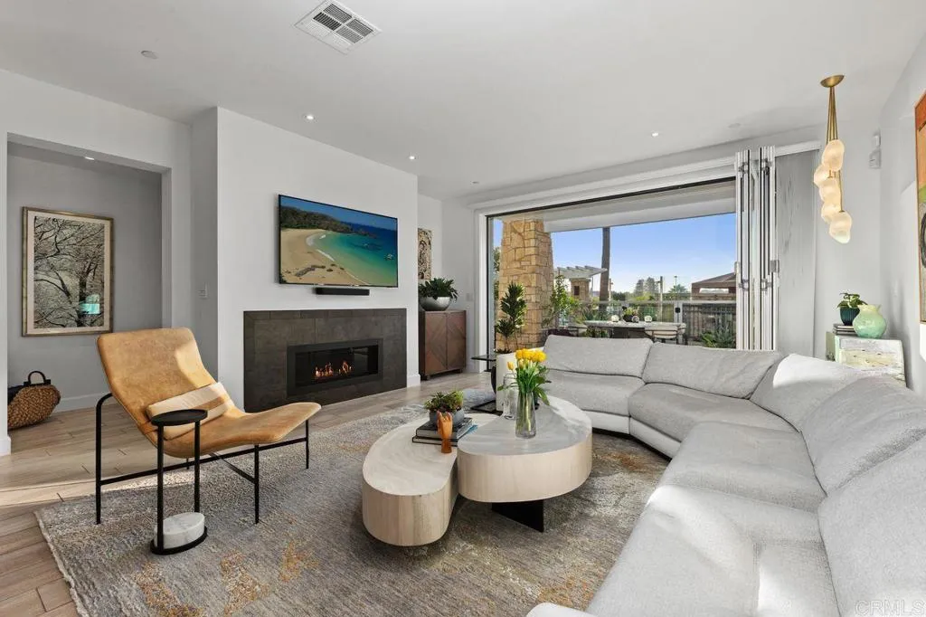 https://cdn.realtyfeed.com/cdn/127/306765175/4cc15f709fd5cacbba889f26dfe28159.webp
