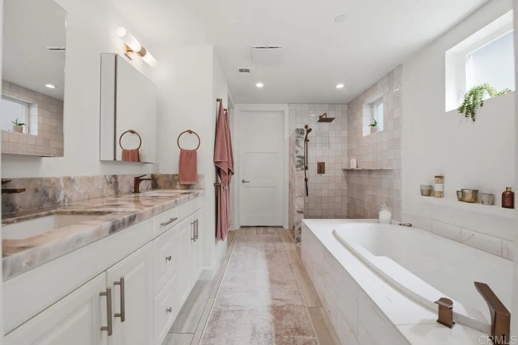 https://cdn.realtyfeed.com/cdn/127/306765175/73cda294965fa6a98ba1cf9a45c363d1.webp