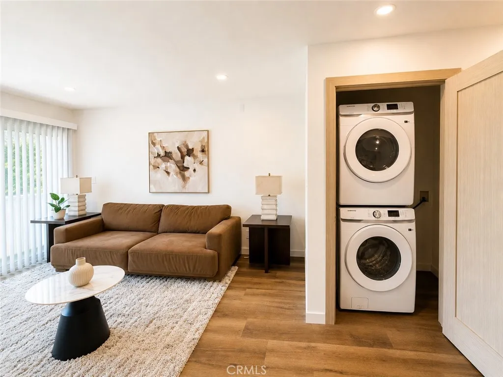 2449 N Beachwood Drive Unit 10, Hollywood Hills, CA 90068 - Photo 5 of 13, Hollywood Hills, CA