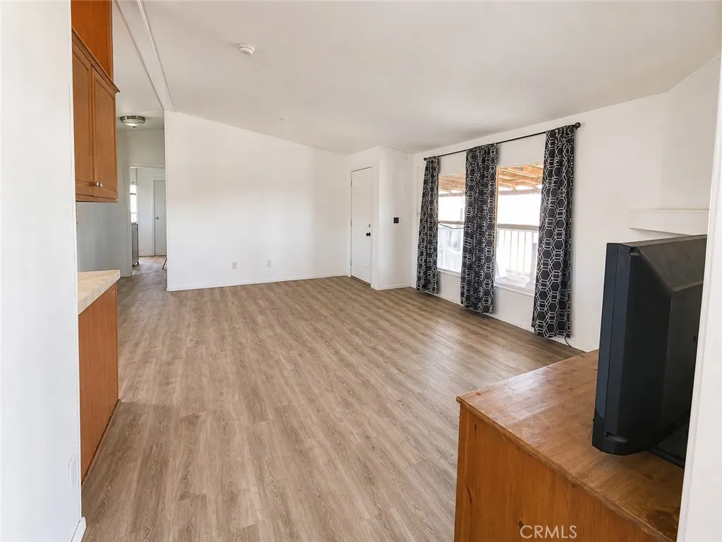 https://cdn.realtyfeed.com/cdn/127/306765231/70b0fa7dfdfd90a5cb2c42f35f9b8ddd.webp