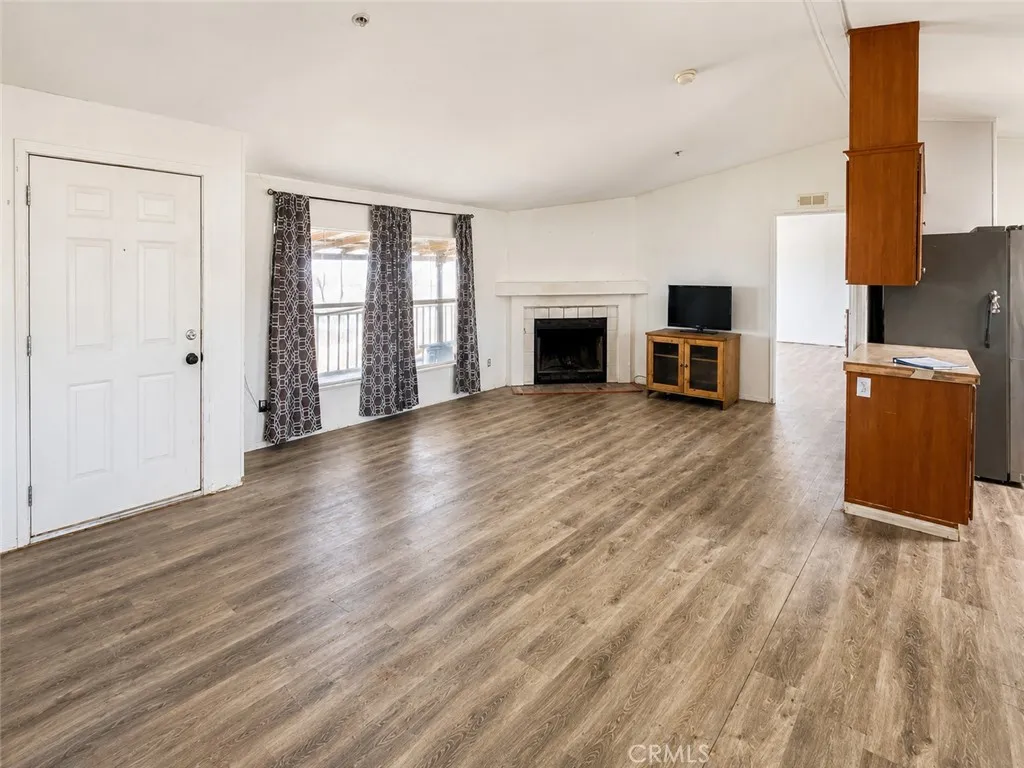 https://cdn.realtyfeed.com/cdn/127/306765231/aa4b3f3c26fb844d54089ae75c82ba77.webp