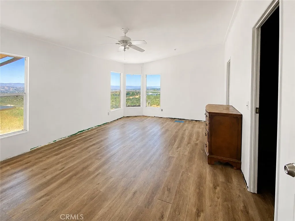 https://cdn.realtyfeed.com/cdn/127/306765231/cb231cca95f16d8dd007d40b637c7c1a.webp