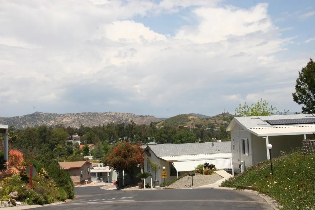 https://cdn.realtyfeed.com/cdn/127/306765242/87d1f7323d2a752566868c3935753d40.webp